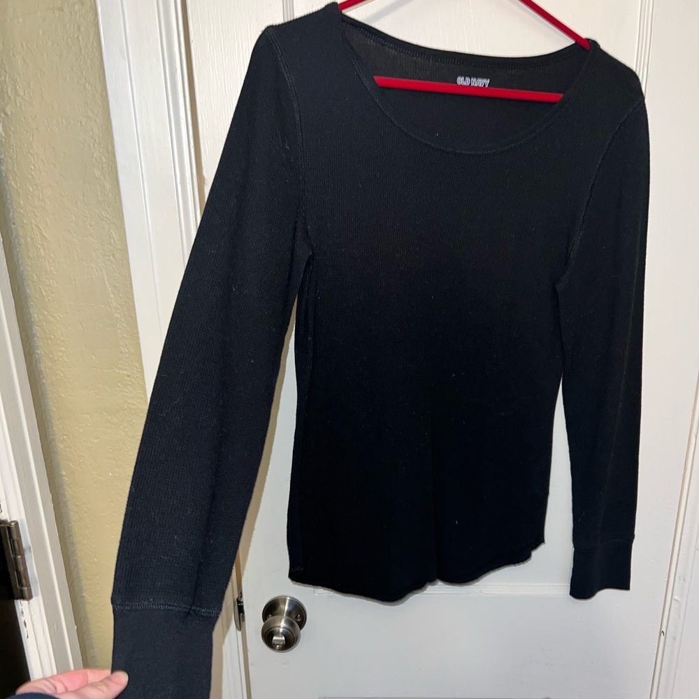 Old Navy Women’s Ribbed Black Scoop-Neck Pajama Top. Like new condition. Size M